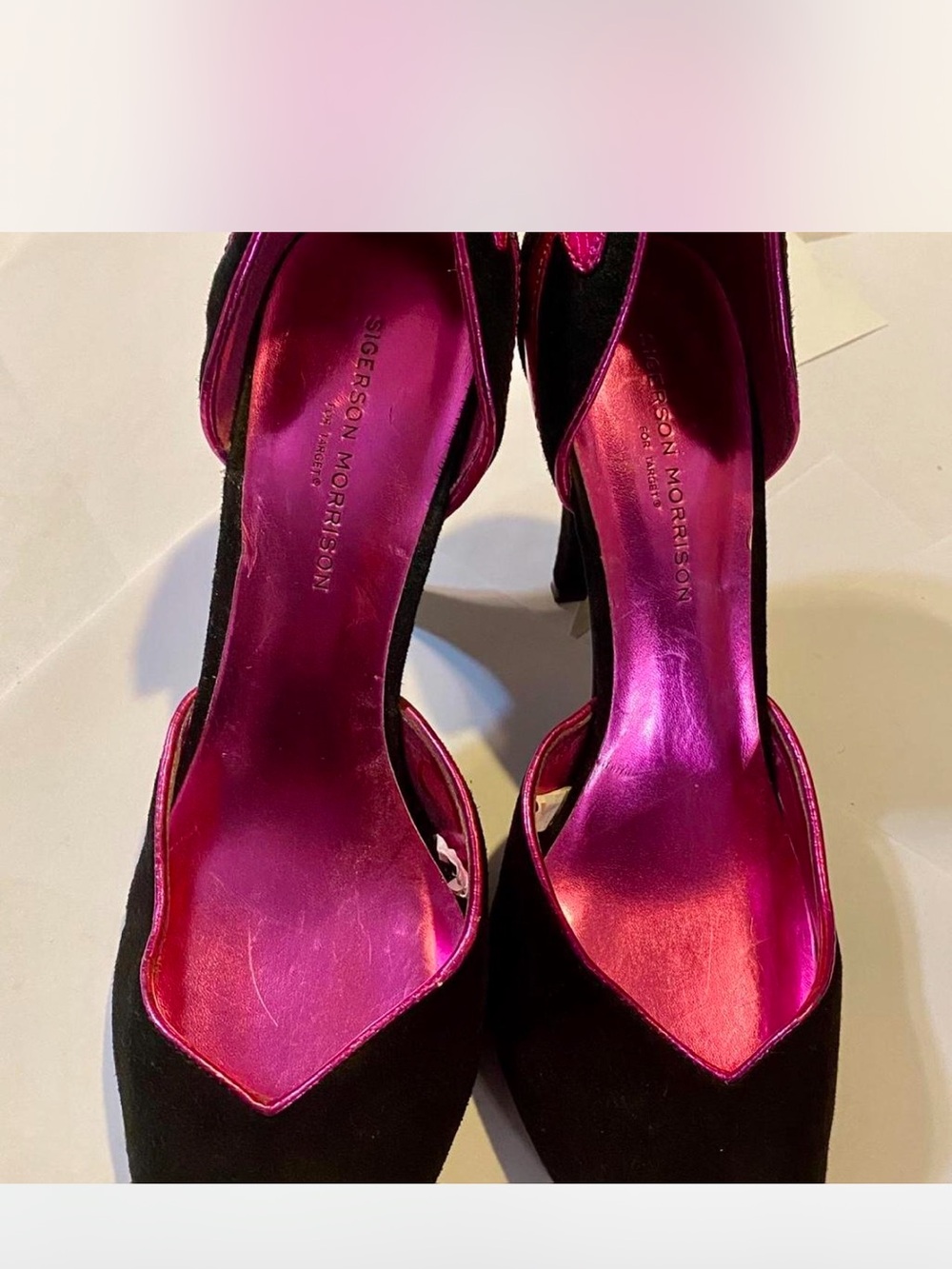 Sigerson Morrison Black Pumps with Metallic Fuchsia Insole